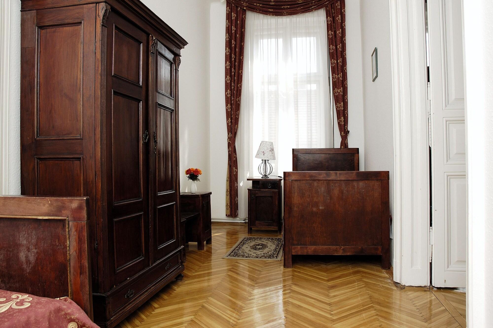 Kalvin House Apartmanhotel